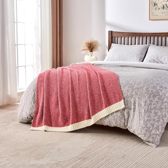 CozeCube Super Soft Fullfy Microfiber Reversible Knitted Blankets, Warm Cozy Fuzzy Plush Throw, Christmas red and White Melange Throw Blanket for Couch Bed Sofa, 60" x 80"