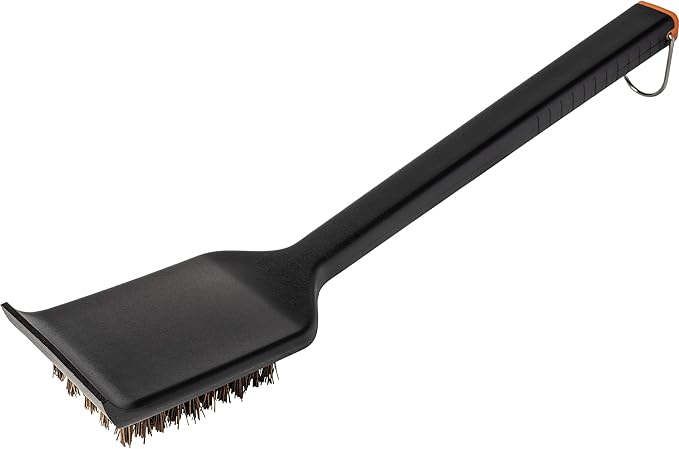 Traeger Grills Hot n' Cold Grill Cleaning Brush – Natural Palmyra Bristles for Hot & Cold Grate Scrubbing, Deep Clean & BBQ Maintenance
