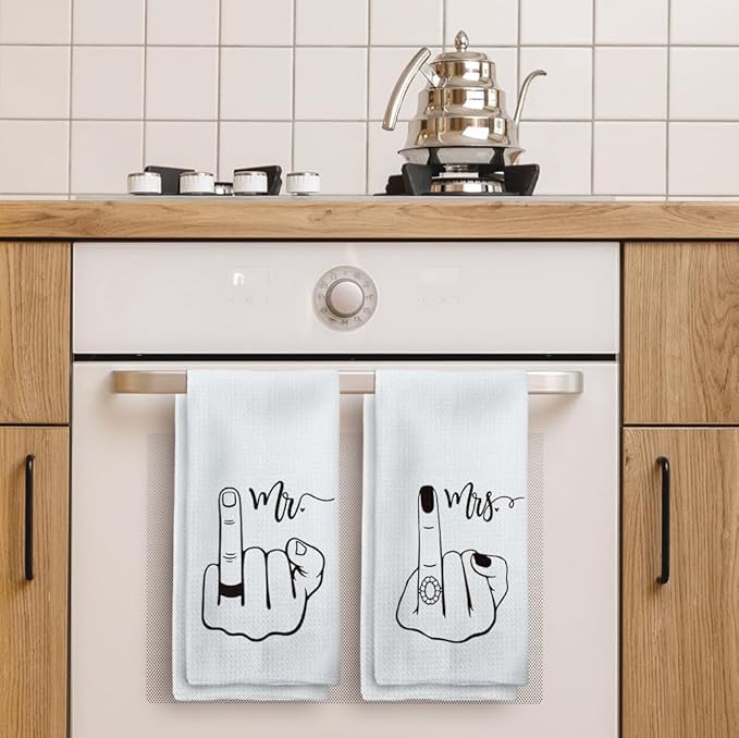 Mr and Mrs Wedding Gifts Kitchen Towels Set of 2, Couple Gifts Hand Towels, Wedding Engagement Gifts for Couples Newlyweds Bride Groom Dish Towels Tea Towels, Just Married Gifts, 16x24 Inch