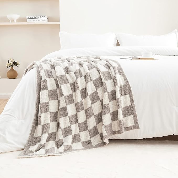 CozeCube Super Soft Fullfy Microfiber Reversible Knitted Blankets, Warm Cozy Fuzzy Plush Throw, Grey and White Checkered Throw Blanket for Couch Bed Sofa, 60" x 80"