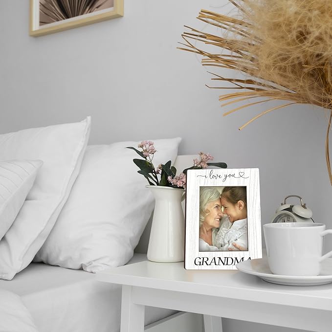 Gifts for Grandma,“I Love You” Grandma White Wood Picture Frame, 4x6 Inch, Vertical Photo Frame, Meaningful Gift for Family, Elegant Tabletop and Home Display