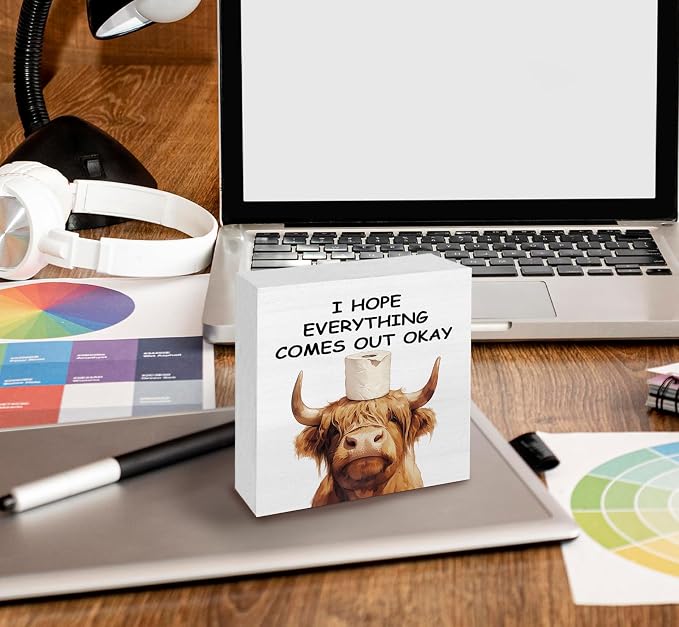 Highland Cow Bathroom Decor Sign, Funny Highland Cow Bathroom Decor, I Hope Everything Comes Out Okay Wood Decoration Bath Room Decor For Washroom Toilet Counter Shelf Table 5x5 Inch