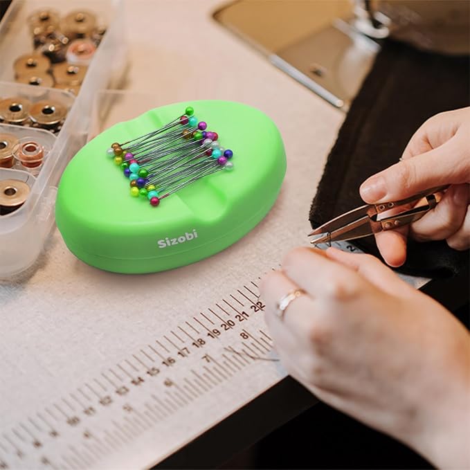 Sizobi Magnetic Pin Holder, 2.8" x 4", 130-Piece, Green (for Sewing, Quilting Pins, Nails, Screws, Hair Pins, Paper Clips)
