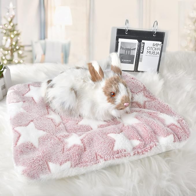 Small Animal Bed Mat, Soft & Warm, Suitable for Guinea Pig, Hamster, Rabbit, Rat and Bearded Dragon (X-Large(13.3''x9.4''), Star Red)