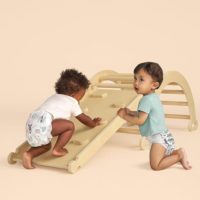 The Honest Company Clean Conscious Diapers for Delicate Skin Up to 100% Leakproof Hypoallergenic Fragrance-Free Baby Gender Neutral Prints Super Club Box Size 4 (22–37 lbs) 104