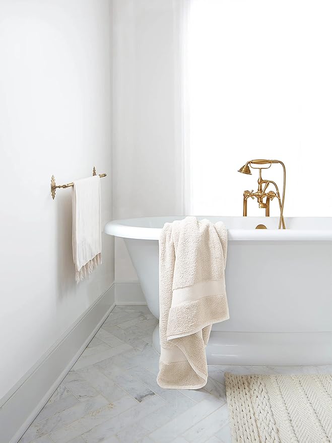 Delara Organic Cotton Luxuriously Plush Bath Sheet | GOTS & Oeko-TEX Certified | Premium Hotel Quality Towels | Feather Touch Technology| 650 GSM Long Staple|Soft, Quick Dry & Ultra-Absorbent 36"x70"