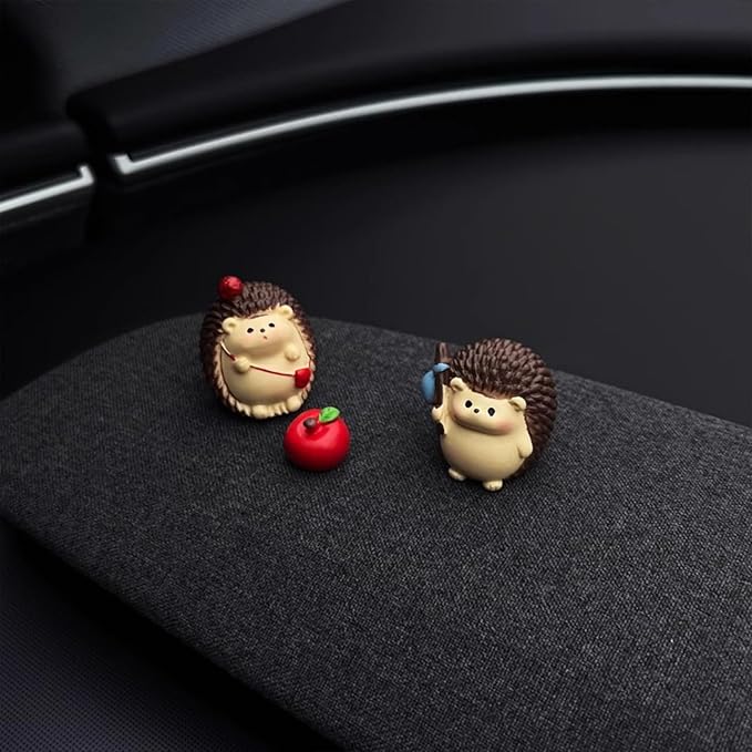 Little Hedgehogs with Apple Car Dashboard Decorations, Rear View Mirror Accessories Car Dash Decor, Cute Animal Ornaments Dashboard Accessories