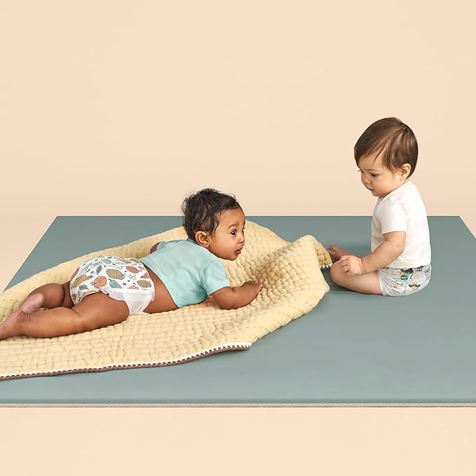 The Honest Company Clean Conscious Diapers for Delicate Skin | Up to 100% Leakproof | Hypoallergenic, Fragrance Free | Fall '25 Limited Edition Prints | Club Box, Size 1 (8-14 lbs), 78 Count