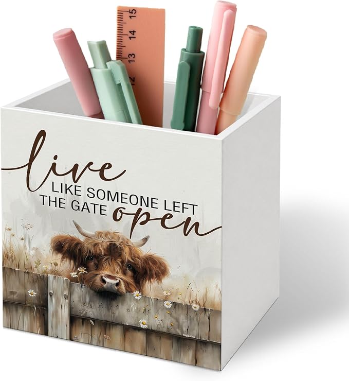 DILSJ Inspirational Highland Cow 1 Compartment Pen Pencil Holder for Desk,Highland Cow Gifts, Live Like Someone Left the Gate Open Wooden Box Signs Organizer for Home Office Desk Tabletop Decoration