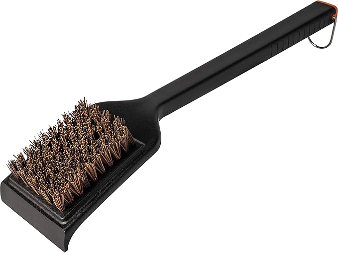 Traeger Grills Hot n' Cold Grill Cleaning Brush – Natural Palmyra Bristles for Hot & Cold Grate Scrubbing, Deep Clean & BBQ Maintenance