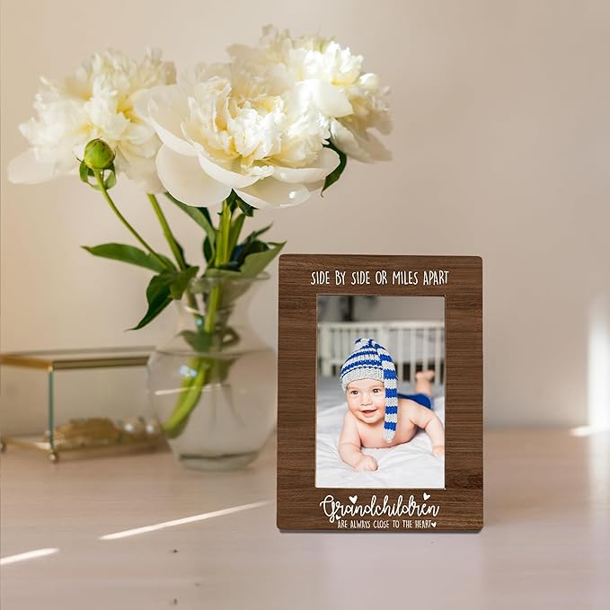 Grandchildren Picture Frames, Grandparents Gifts, Grandma Wooden Photo Frames, Grandchildren Grandkids Will Always Be Connected by Heart Picture Photo Frame for Desk Table 4X6 Photos