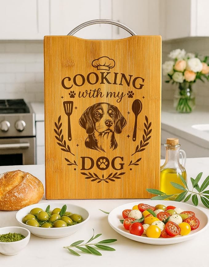 Bamboo Cutting Board, Personalized Dog Lover Gift, Handmade Kitchen Decor – Cooking with My Dog (Beagle)