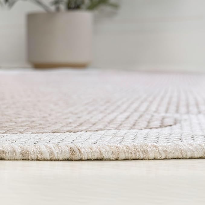 JONATHAN Y Cottage Two-Tone Scalloped Indoor Outdoor Area Rug 4X6 Beige/Cream, Alice Classic for Backyard, Patio, Porch, Easy-Cleaning, High Traffic, Pet-Friendly, Non-Shedding (SHP103A-4)