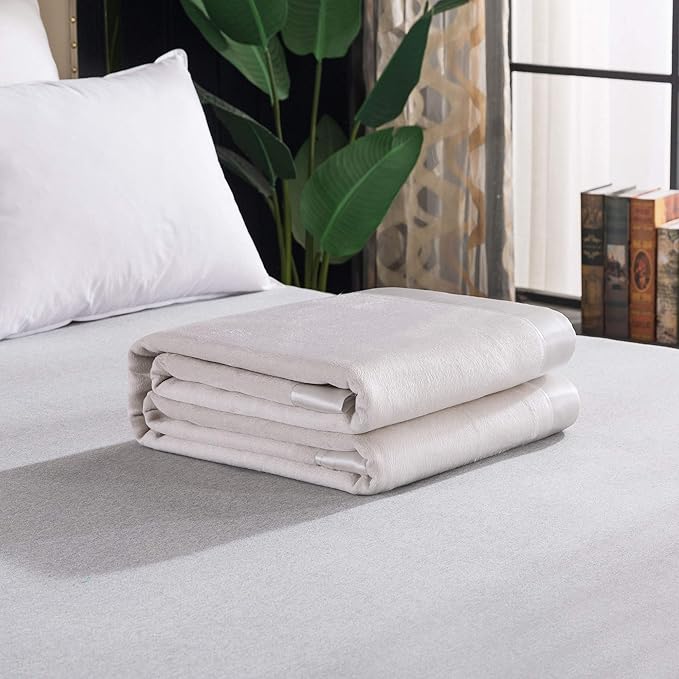 EP Mode Luxury Mulberry Silk Blanket with Silk Charmeuse Border (Whisper White, Twin 66" x 88")