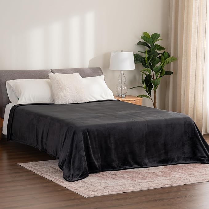 Berkshire Blanket Classic VelvetLoft® Solid Bed Blanket,Twin Size Bed Blanket,Lightweight Soft Fuzzy Plush Blanket for Bed and Couch,Black,60x92 Inches