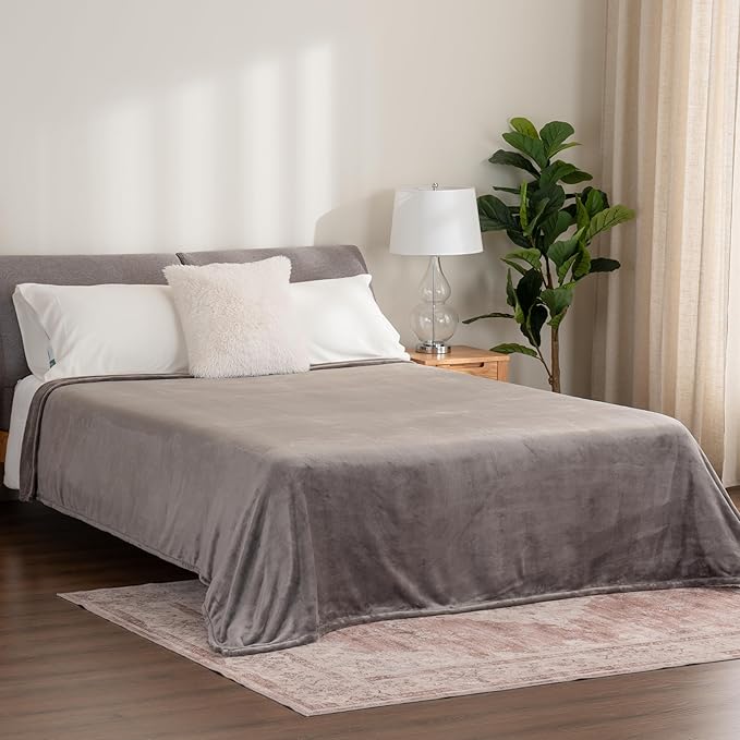 Berkshire Blanket Classic VelvetLoft® Solid Bed Blanket Queen Size,Lightweight Soft Fuzzy Plush Blanket for Bed and Couch,Charcoal Gray,90x90 Inches