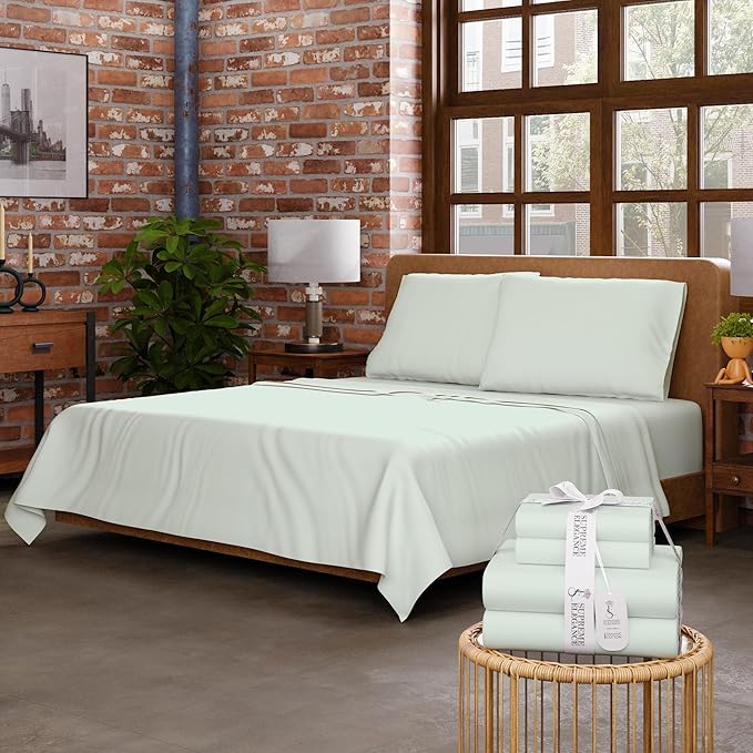 SUPREME ELEGANCE Organic 100% Cotton Twin XL Bed Sheet – Pastel Green Crisp Percale, Deep Pocket up to 16” – Lightweight, Breathable & Naturally Cooling – Ideal for College Dorm, Soft & Comfy