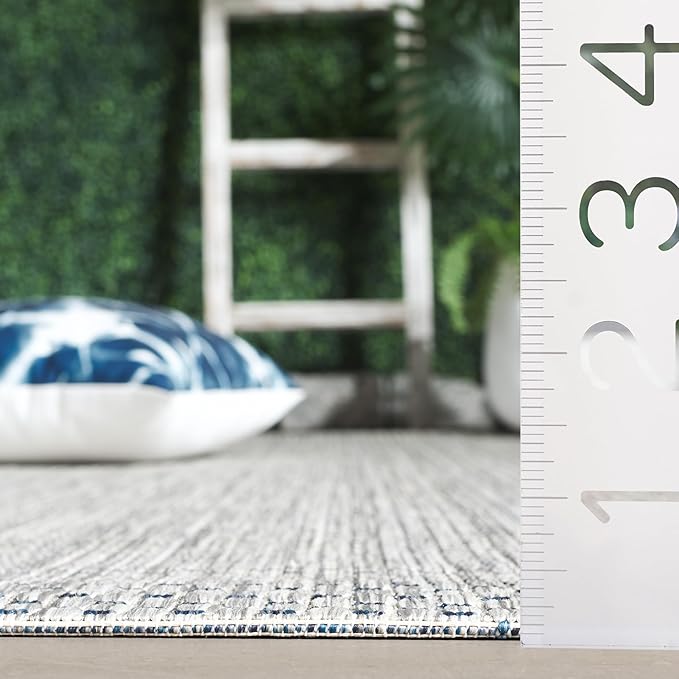 SAFAVIEH Washable Rug Outdoor Courtyard Collection - 7'10" Square, Grey & Navy, Non-Shedding & Easy Cleaning, Ideal for Patio, Backyard, Mudroom (CY8521-36812)