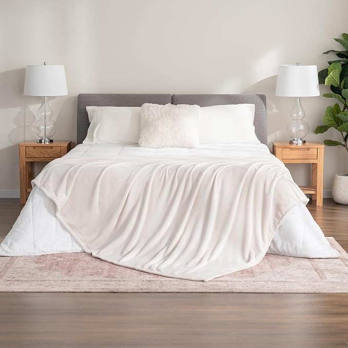 Berkshire Blanket Classic VelvetLoft® Solid Bed Blanket,King Size Bed Blanket,Lightweight Cozy Flannel Plush Blanket for Bed and Couch,Macadamia,90x108 Inches