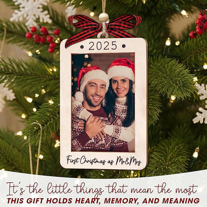 First Christmas As Mr And Mrs 2025 Picture Frame Ornament - Wedding Gifts for Newlyweds - First Christmas Married Ornament 2025 - Newlyweds Gifts For Couples - Mr And Mrs Wedding Gift - Portrait Frame