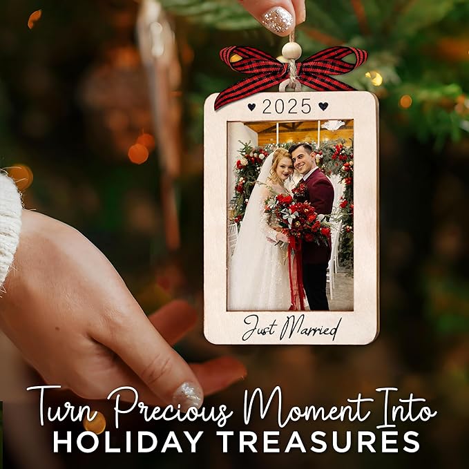 Just Married Picture Frame Ornament 2025 - Wedding Gifts for Newlyweds - Just Married Ornaments 2025 - First Christmas Married Ornament 2025 - Newlyweds Gifts For Couples - Mr And Mrs Wedding Gift