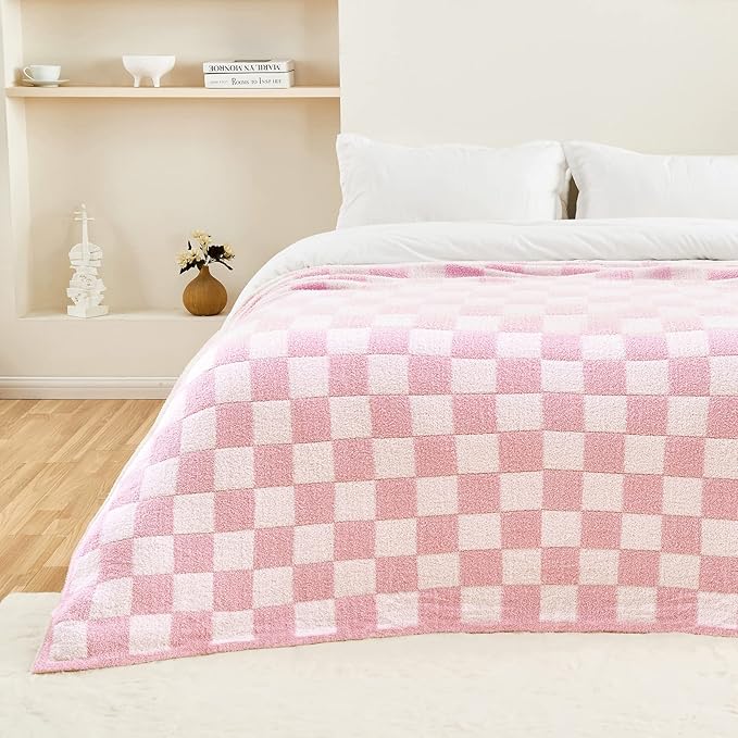 CozeCube Super Soft Fullfy Microfiber Reversible Knitted Blankets, Warm Cozy Fuzzy Plush Throw, Pink and White Checkered Throw Blanket for Couch Bed Sofa, 50" x 60"