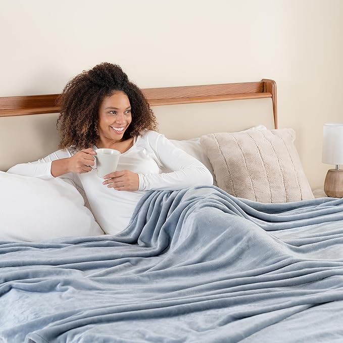 Berkshire Blanket Classic VelvetLoft® Solid Bed Blanket, King Size Bed Blanket, Lightweight Soft Fuzzy Plush Blanket for Bed and Couch, Polar Blue, 90x108 Inches
