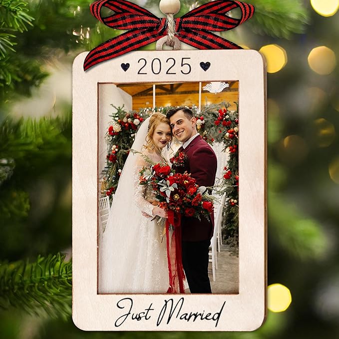 Just Married Picture Frame Ornament 2025 - Wedding Gifts for Newlyweds - Just Married Ornaments 2025 - First Christmas Married Ornament 2025 - Newlyweds Gifts For Couples - Mr And Mrs Wedding Gift