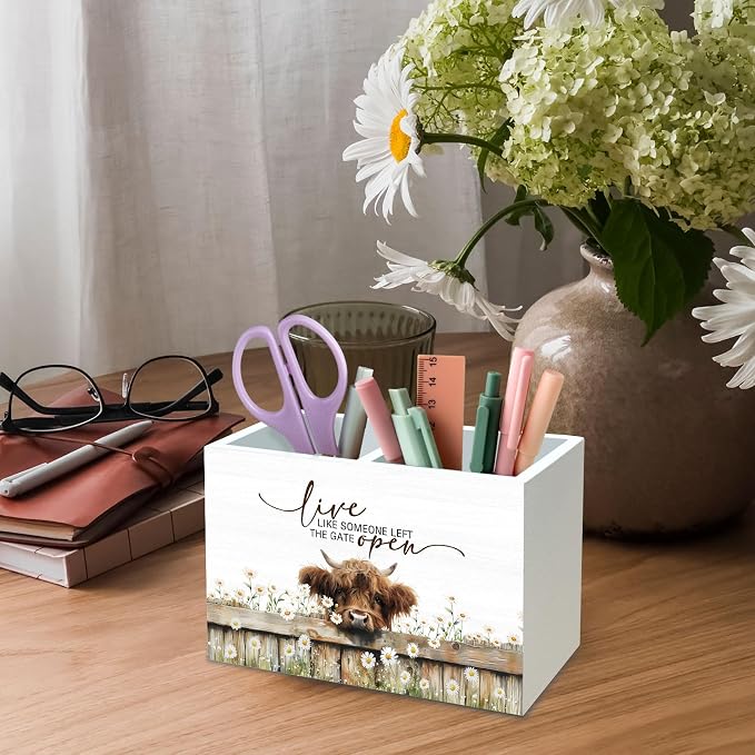 DILSJ Inspirational Highland Cow 2 Compartment Pen Pencil Holder Organizer for Desk, Highland Cow Gifts for Women, Live Like Someone Left The Gate Open Wooden Box Signs for Home Office Desk Decoration