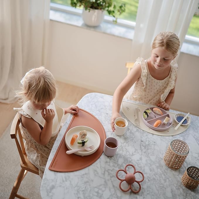 mushie Silicone Suction Plate | BPA-Free Non-Slip Design (Tradewinds)