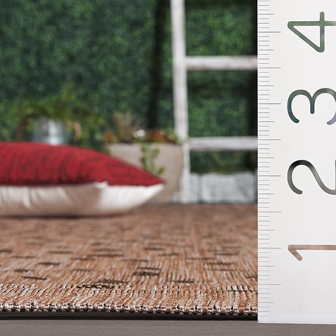 SAFAVIEH Courtyard Collection CY6104 Indoor/ Outdoor Non-Shedding Easy-Cleaning Patio Backyard Porch Deck Mudroom Area-Rug, 5'3" x 7'7", Natural / Gold