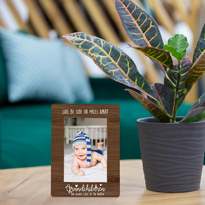 Grandchildren Picture Frames, Grandparents Gifts, Grandma Wooden Photo Frames, Grandchildren Grandkids Will Always Be Connected by Heart Picture Photo Frame for Desk Table 4X6 Photos
