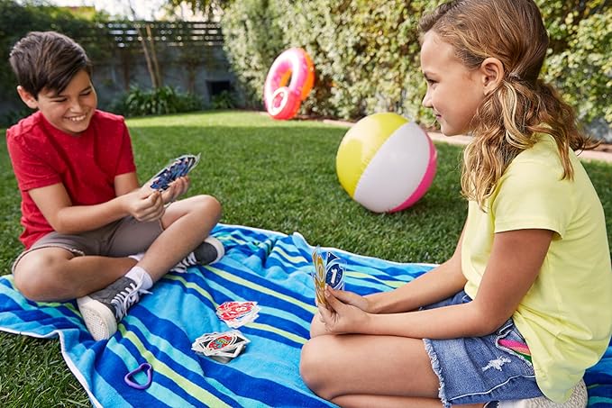 Mattel Games UNO Splash Card Game with Waterproof Cards and Portable Clip for Travel, Camping and Game Nights Away