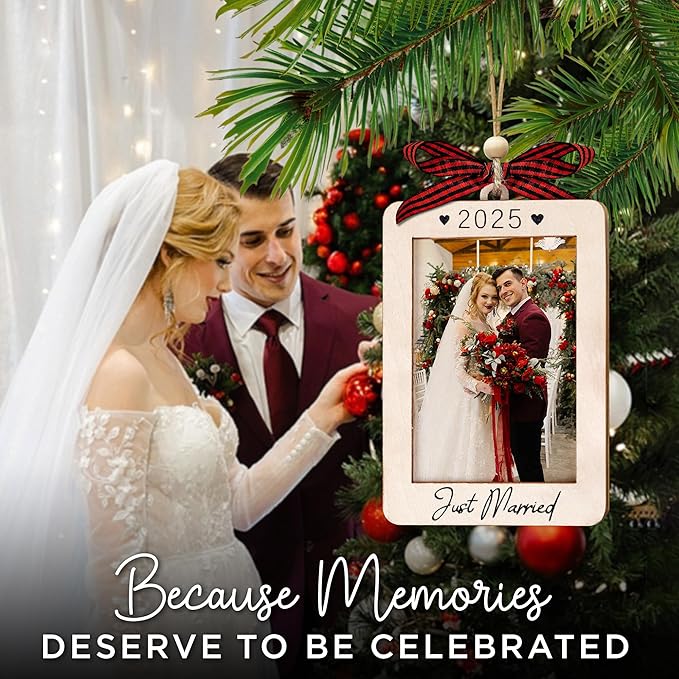 Just Married Picture Frame Ornament 2025 - Wedding Gifts for Newlyweds - Just Married Ornaments 2025 - First Christmas Married Ornament 2025 - Newlyweds Gifts For Couples - Mr And Mrs Wedding Gift