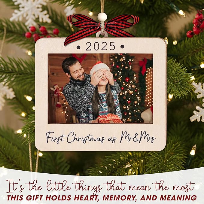 First Christmas As Mr And Mrs 2025 Picture Frame Ornament - Wedding Gifts for Newlyweds - First Christmas Married Ornament 2025 - Newlyweds Gifts For Couples - Mr And Mrs Wedding Gift