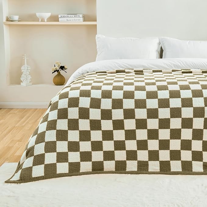 CozeCube Super Soft Fullfy Microfiber Reversible Knitted Blankets, Warm Cozy Fuzzy Plush Throw, Olive Green and White Checkered Throw Blanket for Couch Bed Sofa, 60" x 80"