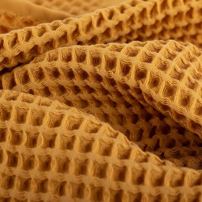PÜSKÜL Premium Waffle Bath Towels Set of 2 - Organic 100% Turkish Cotton Bath Towel - Quick Dry, Absorbent, Light, Thin, 32x63 Large Waffle Towels (Mustard Yellow Bath Towels - Pack of 2)