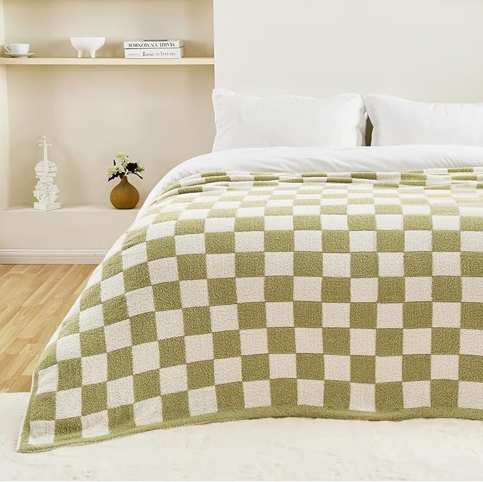 CozeCube Super Soft Fullfy Microfiber Reversible Knitted Blankets, Warm Cozy Fuzzy Plush Throw, Sage Green and White Checkered Throw Blanket for Couch Bed Sofa, 60" x 80"
