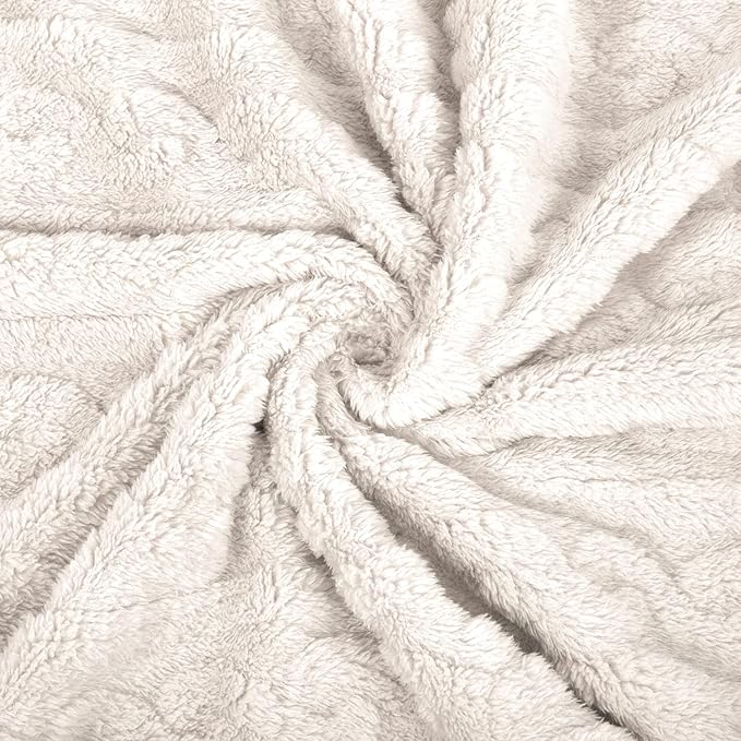HOMRITAR Baby Blankets for Boys or Girls 3D Fluffy Fuzzy Blanket for Baby, Soft Warm Cozy Flannel Fleece Warm Infant or Newborn Receiving Blanket 330GSM (30 x 40 Inch, Cream )