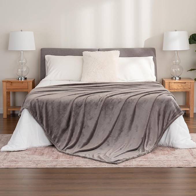 Berkshire Blanket Classic VelvetLoft® Solid Bed Blanket Queen Size,Lightweight Soft Fuzzy Plush Blanket for Bed and Couch,Charcoal Gray,90x90 Inches