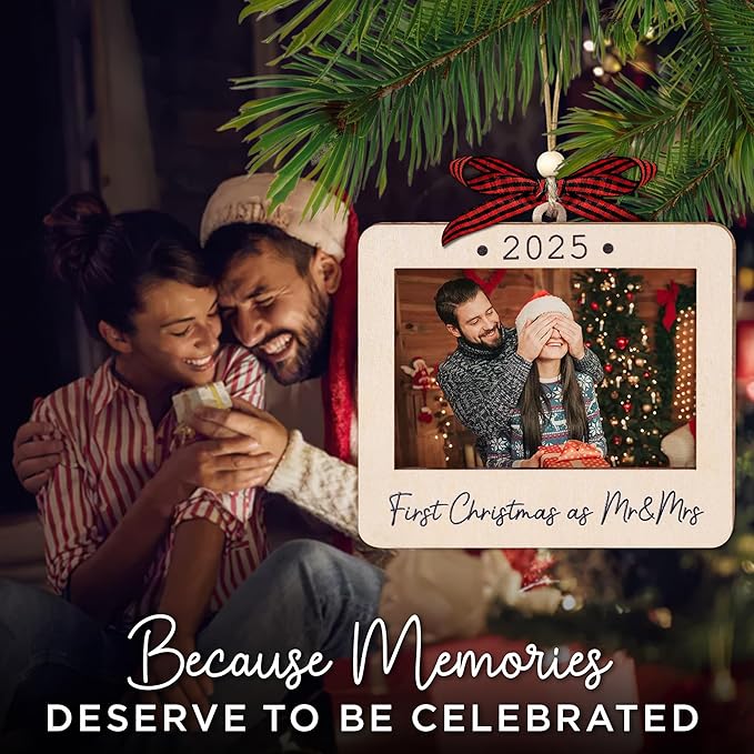 First Christmas As Mr And Mrs 2025 Picture Frame Ornament - Wedding Gifts for Newlyweds - First Christmas Married Ornament 2025 - Newlyweds Gifts For Couples - Mr And Mrs Wedding Gift