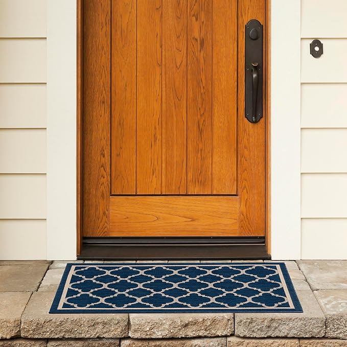 SAFAVIEH Washable Rug Outdoor Courtyard Collection - 2'3" x 5', Navy & Beige, Non-Shedding & Easy Cleaning, Ideal for Patio, Front Door, Entryway, Mudroom, Doormat (CY6918-268)