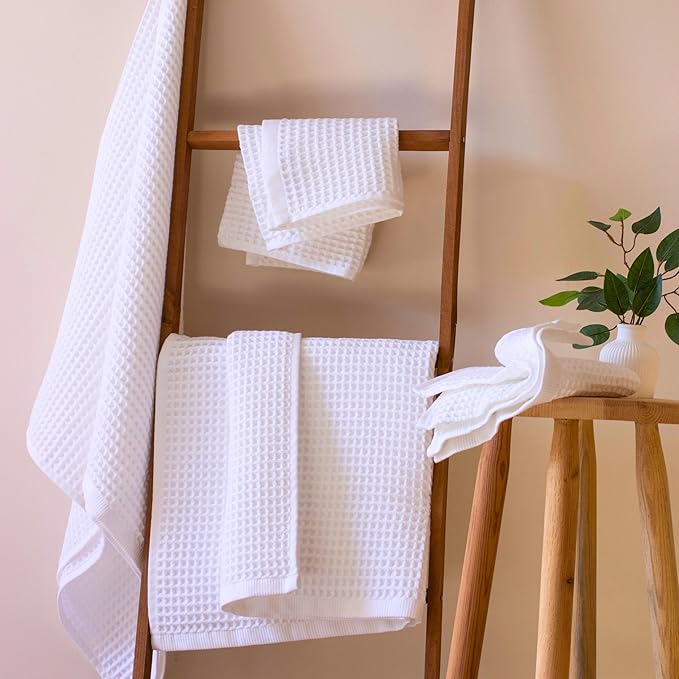 Püskül - Luxury Waffle Towel Set for Bathroom 4 Pieces White, Premium Quality Organic 100% Turkish Cotton 2 Hand and 2 Bath Towels Sets, Quick Dry Thin Waffle Towels, Made in Turkiye (White)
