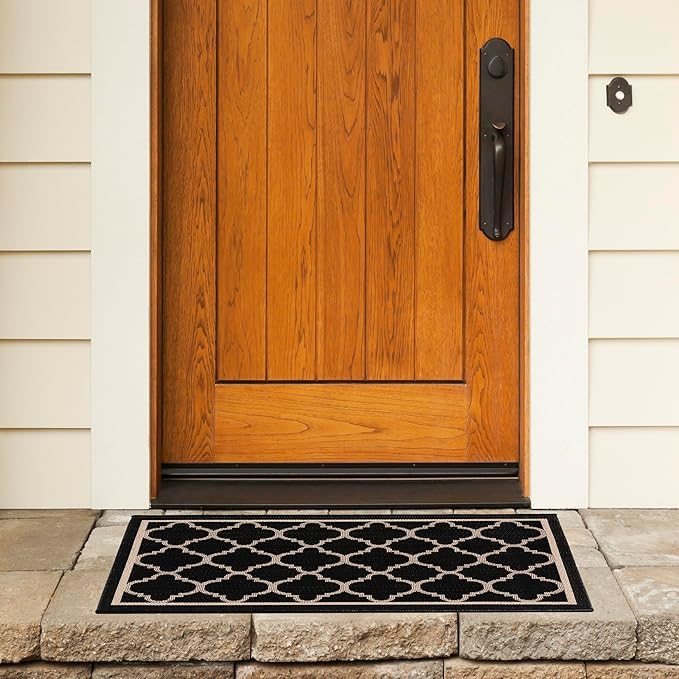 SAFAVIEH Washable Rug Outdoor Courtyard Collection - 2'3" x 5', Black & Beige, Non-Shedding & Easy Cleaning, Ideal for Patio, Front Door, Entryway, Mudroom, Doormat (CY6918-226)
