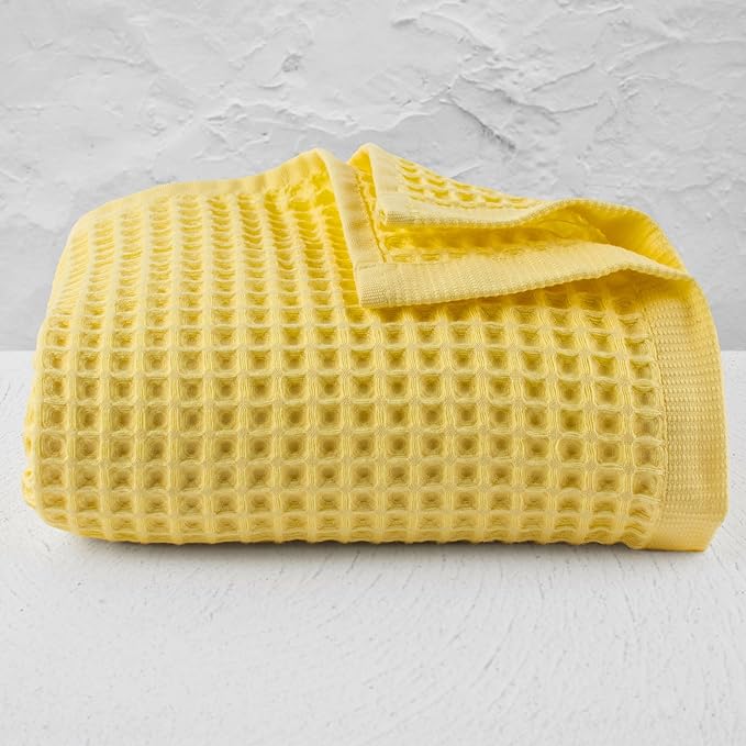 PÜSKÜL Premium Waffle Bath Towels Set of 2 - Organic 100% Turkish Cotton Bath Towel - Quick Dry, Absorbent, Light, Thin, 32x63 Large Waffle Towels for Bathroom (Yellow Bath Towels - Pack of 2)