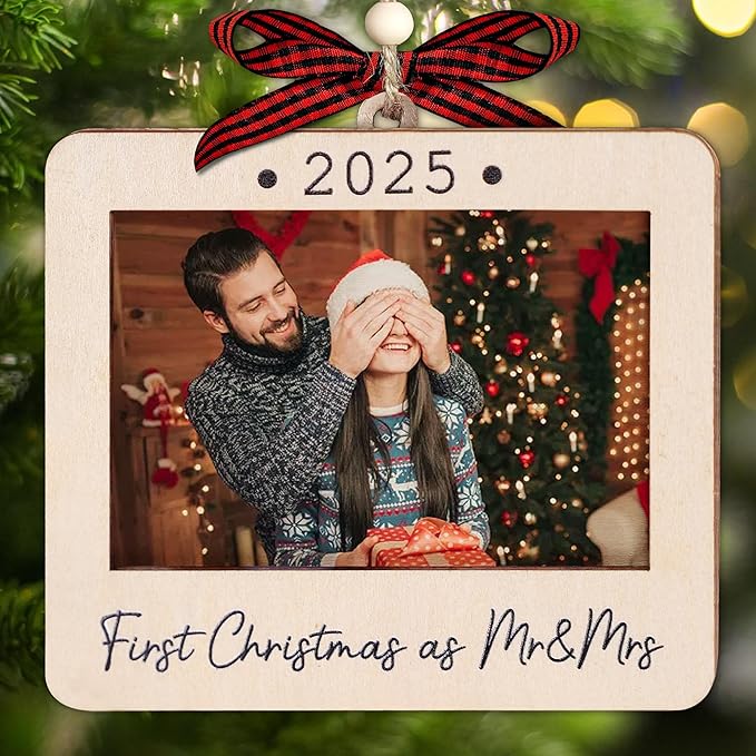 First Christmas As Mr And Mrs 2025 Picture Frame Ornament - Wedding Gifts for Newlyweds - First Christmas Married Ornament 2025 - Newlyweds Gifts For Couples - Mr And Mrs Wedding Gift
