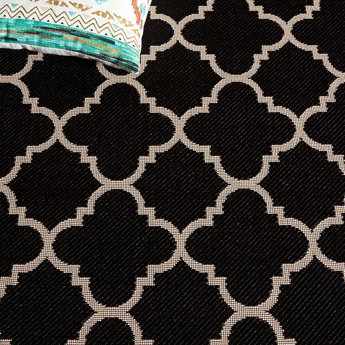 SAFAVIEH Washable Rug Outdoor Courtyard Collection - 4' Square, Black & Beige, Non-Shedding & Easy Cleaning, Ideal for Patio, Backyard, Mudroom (CY6918-226)