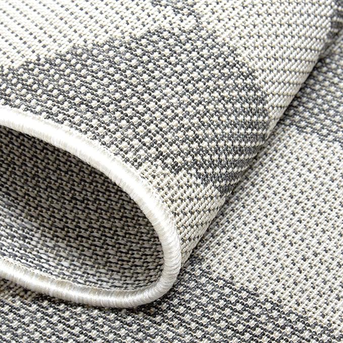 Nicole Miller New York Patio Country Calla Contemporary Herringbone Indoor/Outdoor Area Rug, Black/Grey, 3'11"x5'2"