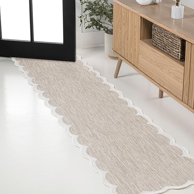 JONATHAN Y Cottage Two-Tone Scalloped Indoor Outdoor Runner Rug 2X8 Beige/Cream, Alice Classic for Backyard, Patio, Porch, Easy-Cleaning, High Traffic, Pet-Friendly, Non-Shedding (SHP103A-28)