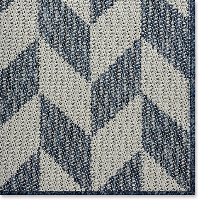 Nicole Miller New York Patio Country Calla Contemporary Herringbone Indoor/Outdoor Area Rug, Blue/Cream, 5'2"x7'2"